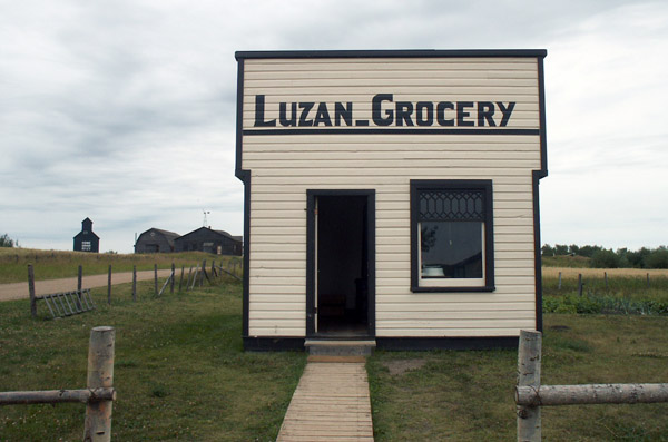 Luzan Grocery