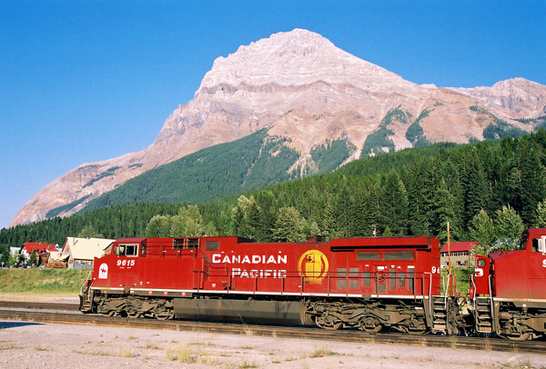 Train passing in front of Mount Stephen (3199m/10.495ft), Field BC