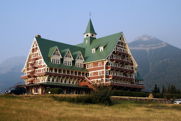 Prince of Wales Hotel, constructed 1926-1927 by the Great Northern Railway