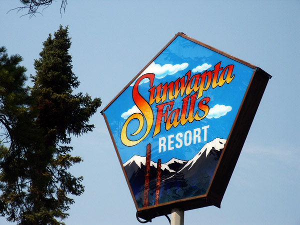 Sunwapta Falls Resort