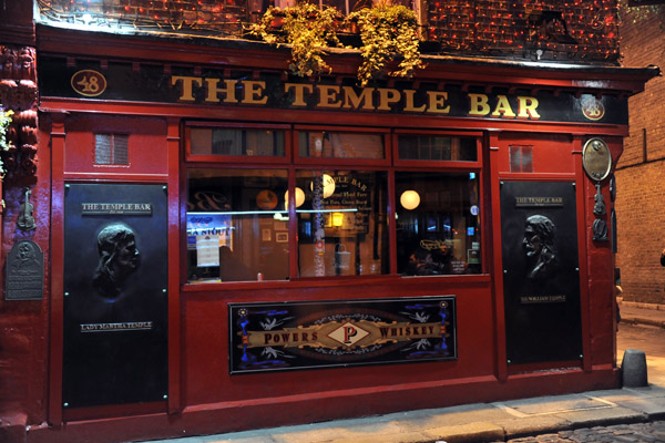 The Temple Bar at night, Dublin