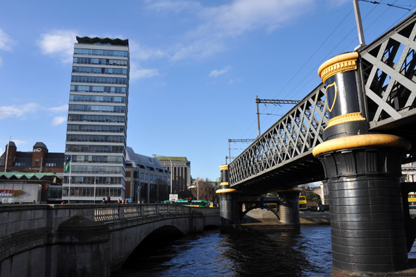 Railroad bridge over the River Liffey, Dublin