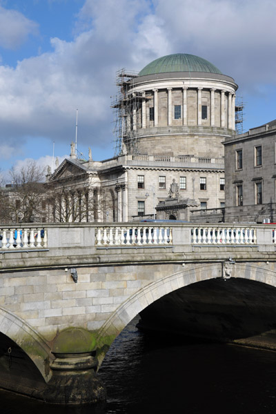 O'Donovan Rossa Bridge, Four Courts