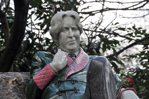 Oscar Wilde Memorial, Merrion Square, 1997
