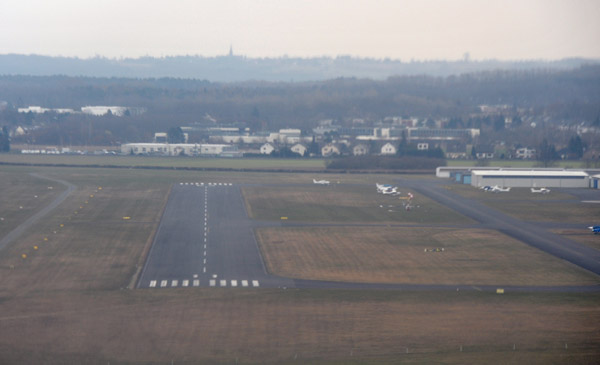 Shoot for the numbers...landing Runway 11 at Bonn-Hangelar