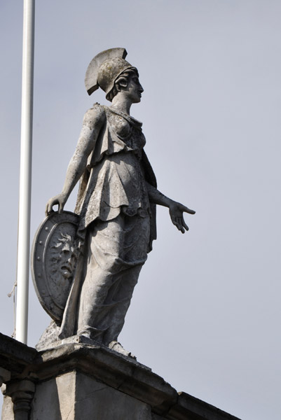 Athena atop of the Royal Collage of Surgeons