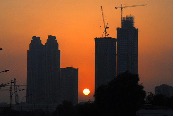 Shangri-La Hotel at sunset, Sheikh Zayed Road