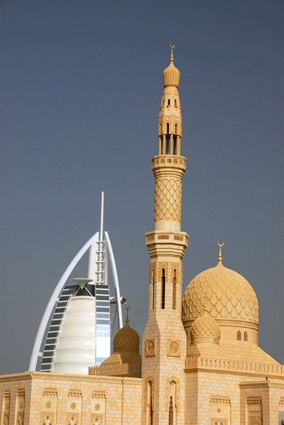 New mosque in Umm Suqueim with Burj al Arab