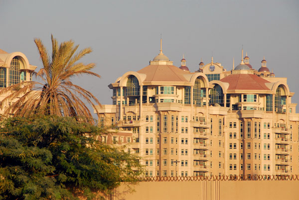 Al Marooj Rotana