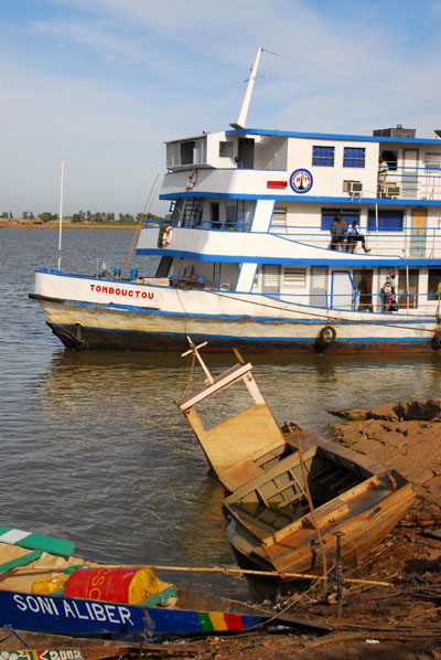 The Tomboctou tied up at Mopti