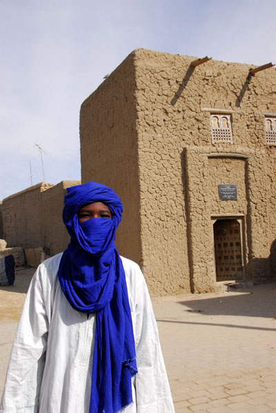 Tuareg with the Gordon Laing House