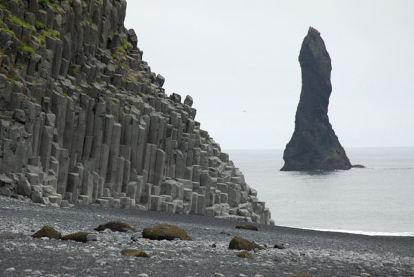 Sea stack and basalt cliffs, Reynisfjara beach (near Vk)
