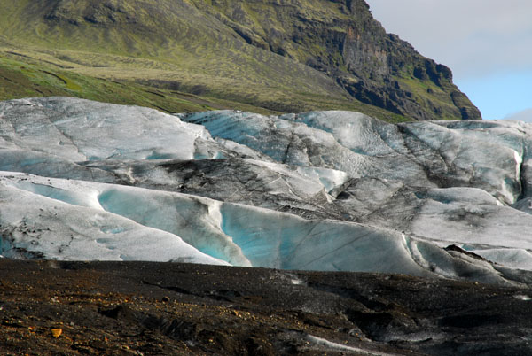 Svnafellsjkull blue-tinted glacial ice
