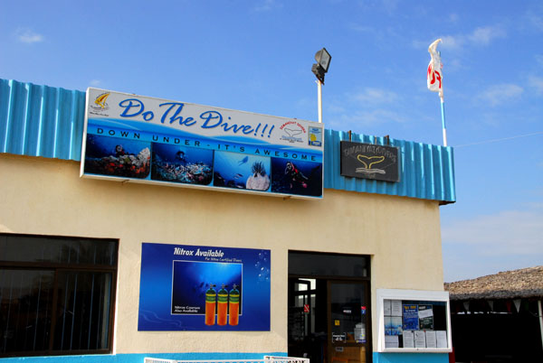 Dive Center at Al Sawadi Beach Resort (Dimaniyat Divers)