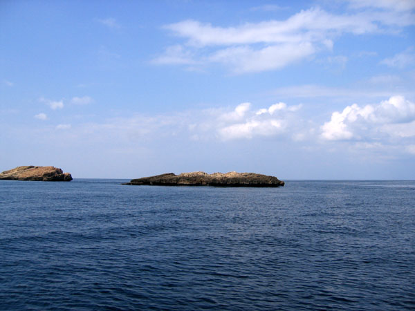Western Dimaniyat Islands
