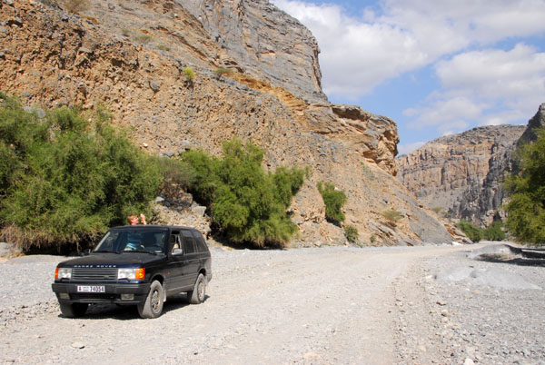 Range Rover in Wadi Bani Awf, Oman