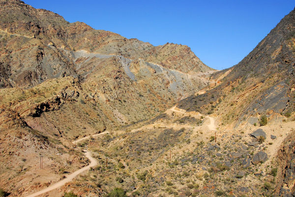The road loops around the access to Snake Canyon