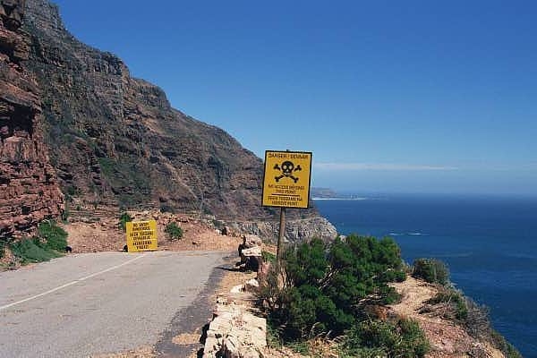 End of the road (due to landslides), Chapman's Peak Drive