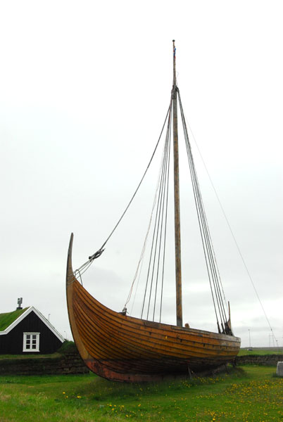 The Viking Ship Icelander, Njarvk (23m)