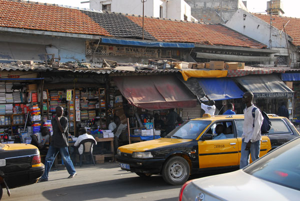 Booksellers stalls, Av Emile Badiane, Dakar
