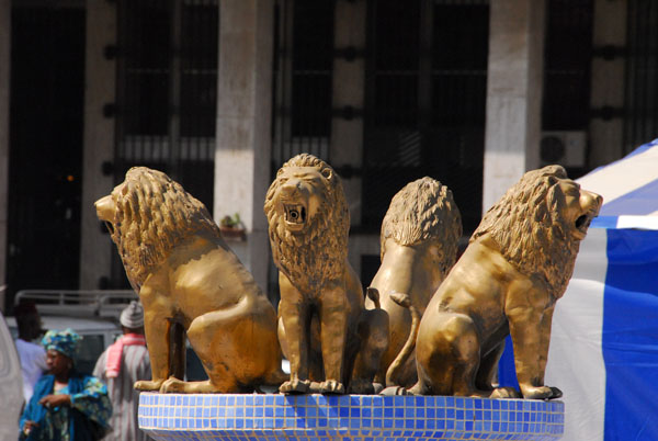 Lion fountain, Place de l'Independence