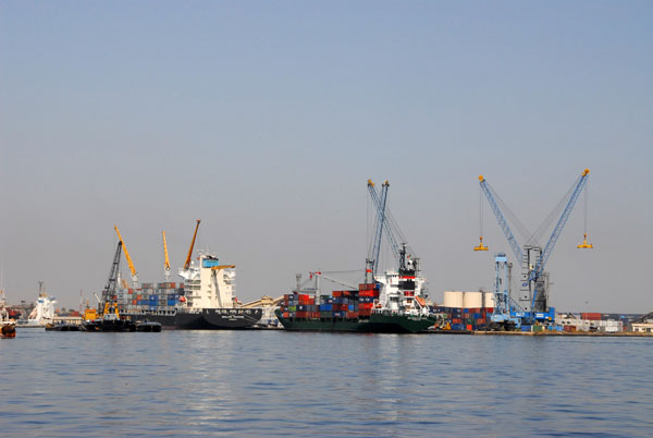 Container terminal, Port of Dakar - Nedlloyd Valentina & Delmas Portugal