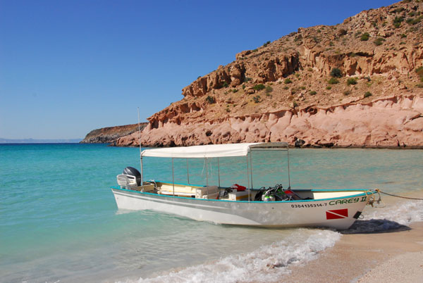 Break on the deserted beach of Ensenada Grande - Isla La Partida