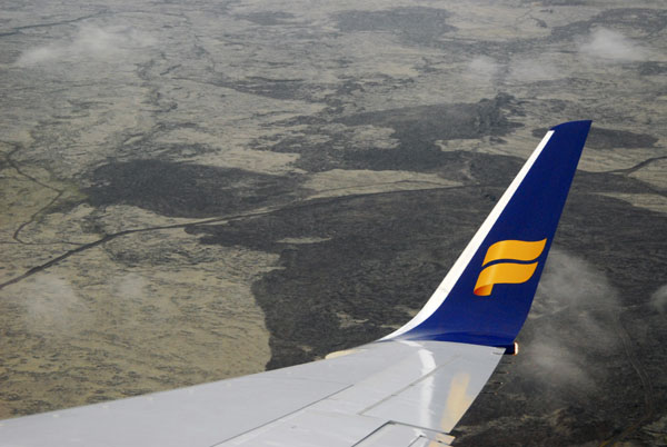 Icelandair 757 winglet on approach to Keflavik