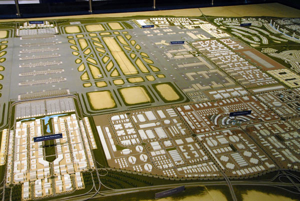 Overview, Dubai World Central, JXB Jebel Ali - 6 parallel 4500m runways