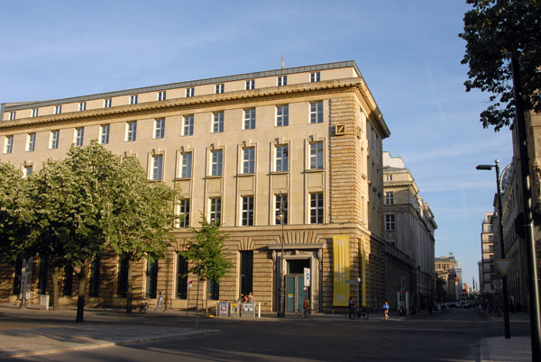 Deutsche Bank, Unter den Linden