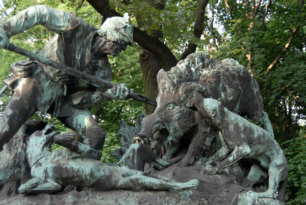 Tiergarten - sculpture of a wild boar hunt