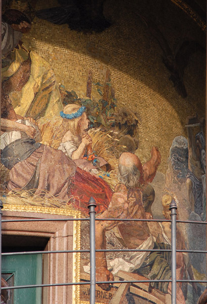 Mosaics, Siegessäule