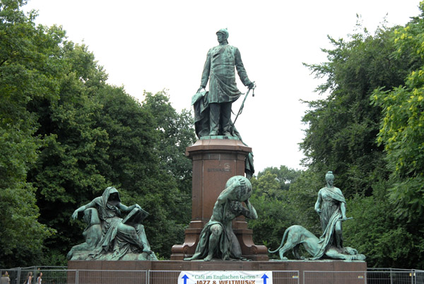 Monument to Chancellor Otto von Bismarck (1815-1898) Großer Stern