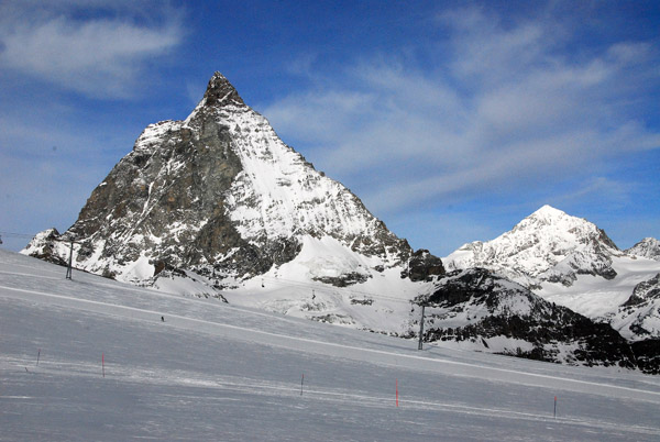 Entering Switzerland by ski from the Italian resort of Cervinia