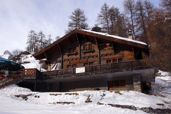 Restaurant Aroleidwald, in rustic Alpine style