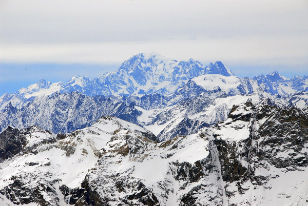 From the summit of Klein Matterhorn (3883) you get a view of Mont Blanc, France, the highest Alp (4807m/15,771ft)