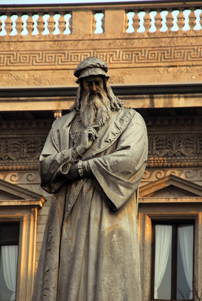 Leonardo Da Vinci, Piazza del Scala