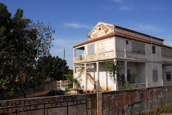 French-colonial-style house on Avenue Valdiodio Ndiaye, Kaolack, Senegal