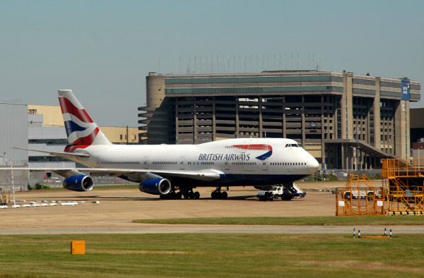 British Airways Boeing 747-400 at LHR