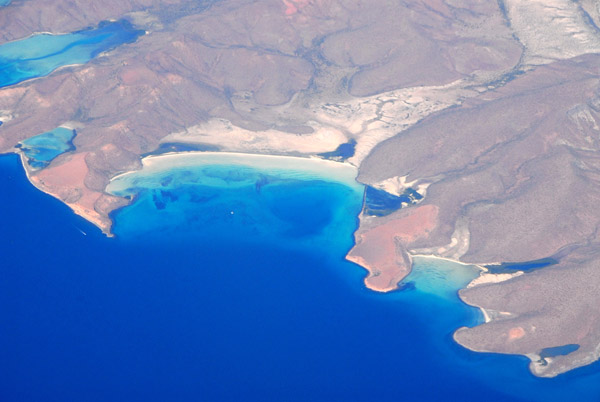 Cove on the southwest side of Isla Espiritu Santo, Mexico