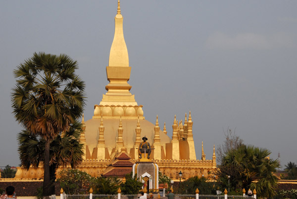 Pha That Luang, Lao national monument