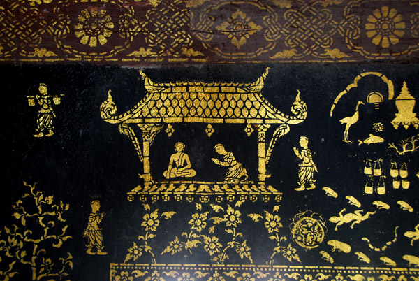 Gold stenciled design depicting legendary King Chanthaphanit