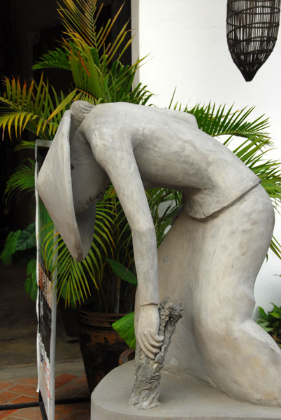 Statue at the shop Kopnoi