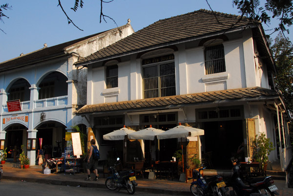 Wireless Internet available at this cafe, as well as at the Three Nagas