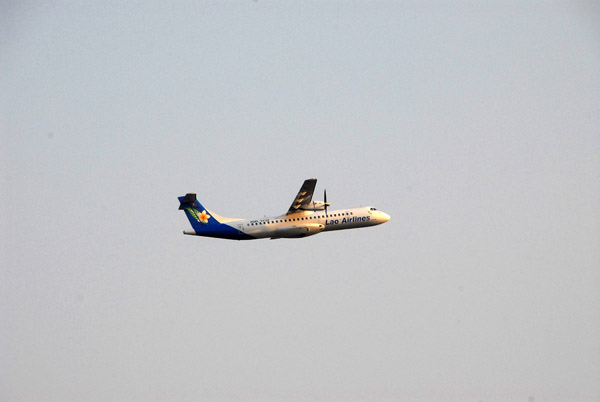 Lao Airlines ATR72 departing Luang Prabang (sit on the right)