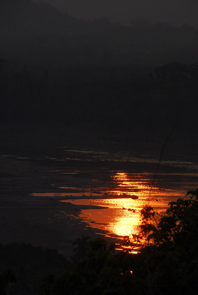 Red reflections in the Mekong