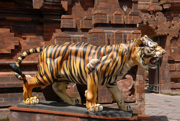 Pura Desa - Tiger guarding a Balinese temple, Seminyak