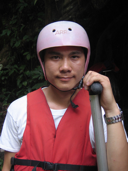 Jeng in a helmet