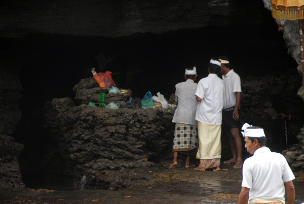Cave of the Holy Snake, Tanah Lot
