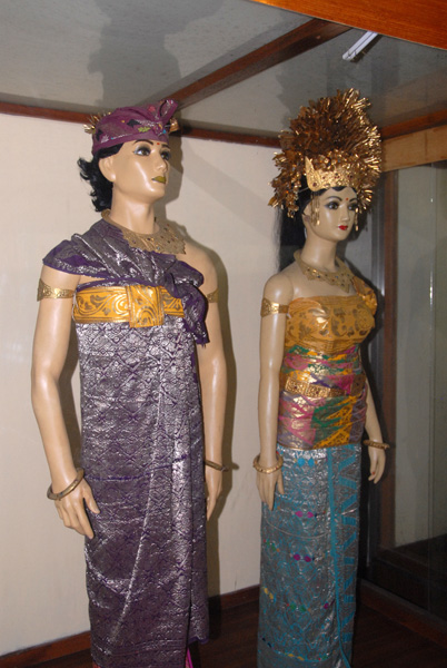 Ceremonial wedding costumes for Denpasar-Badung